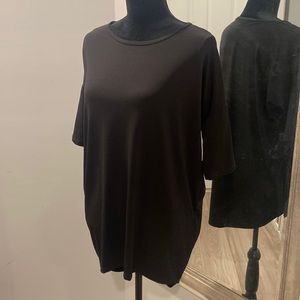 NEW LulaRoe solid black Irma top shirt small S high low